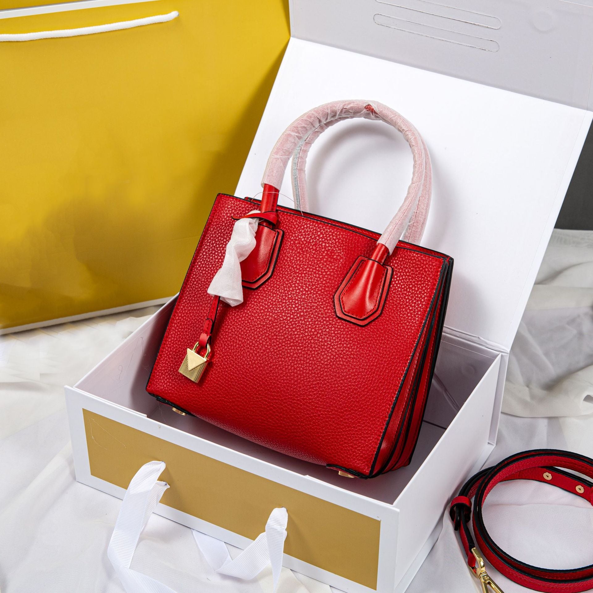 Streamlined Tasker - Women handbag - color red - size large 
